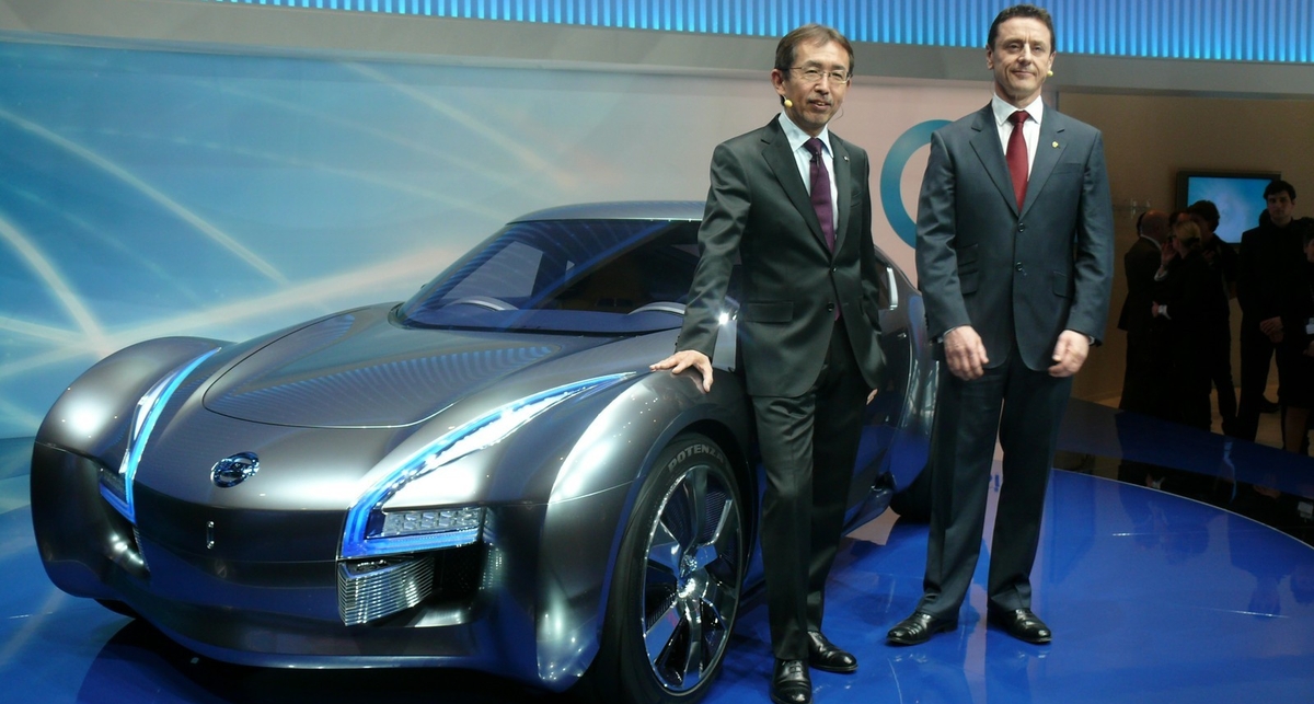 Nissan начинает поход электрических спорткаров (фото, видео)
