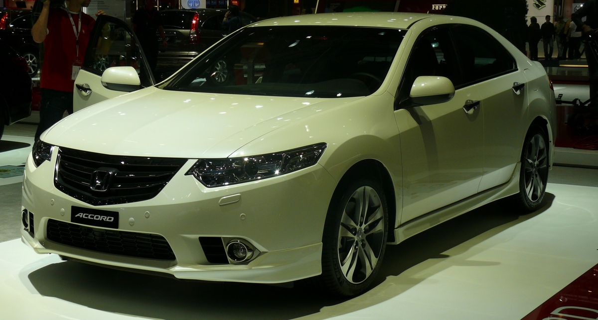 Honda привезла на Женевский автосалон-2011 игру «Найди 10 отличий»