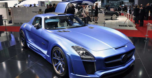 В Женеве Mercedes-Benz SLS AMG стал "синей птицей"