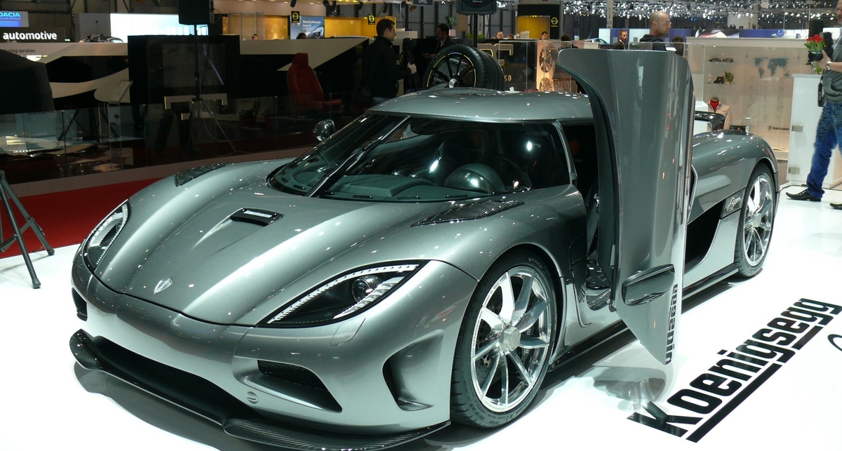 Суперкар с багажником на крыше оказался очень дорогим (фото)