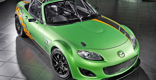 Ради мощности в Mazda избавились от салона (фото)