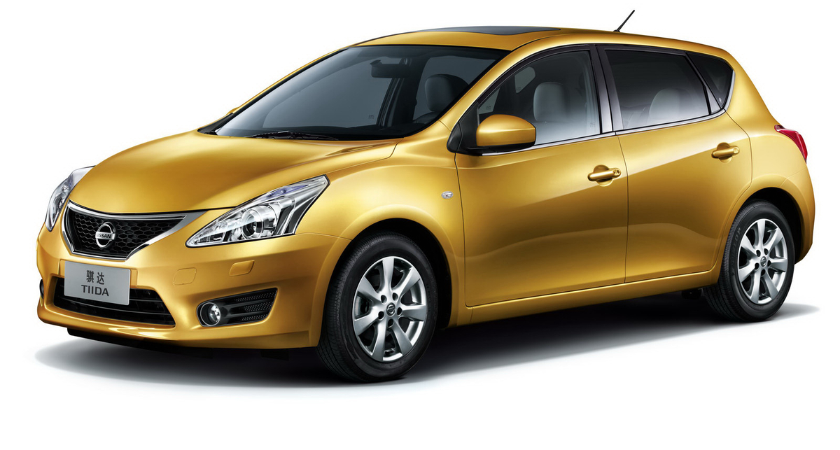Nissan Tiida показала новое лицо (фото)