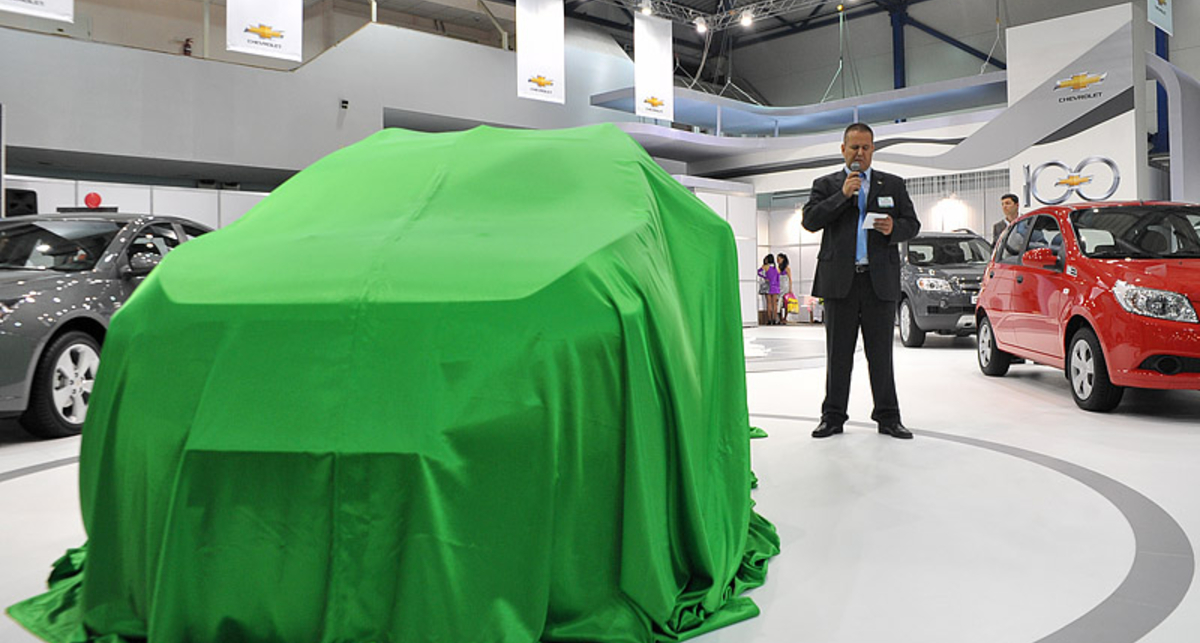 На SIA 2011 девочки визжали от новинки Chevrolet (фото, видео)