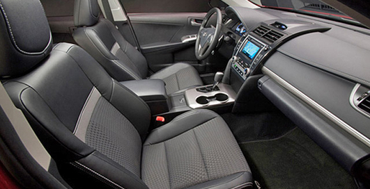 В новую Toyota Camry уже можно заглянуть (фото)