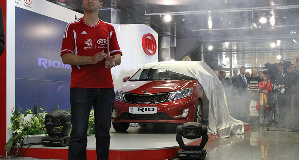 KIA представила на Столичном автошоу-2011 сразу две новинки (фото)