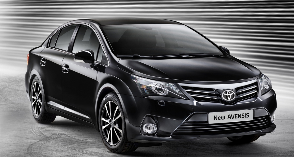 Toyota Avensis получила новый дизайн (фото)