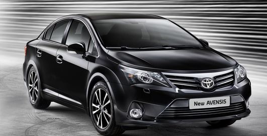 Toyota Avensis получила новый дизайн (фото)
