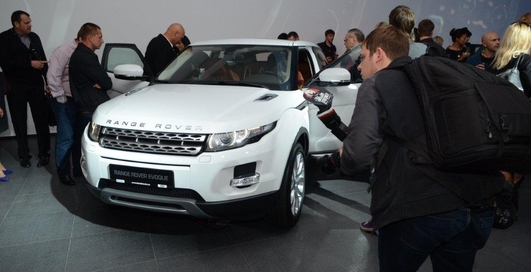 Новый Range Rover разбирают в Украине, как горячие пирожки