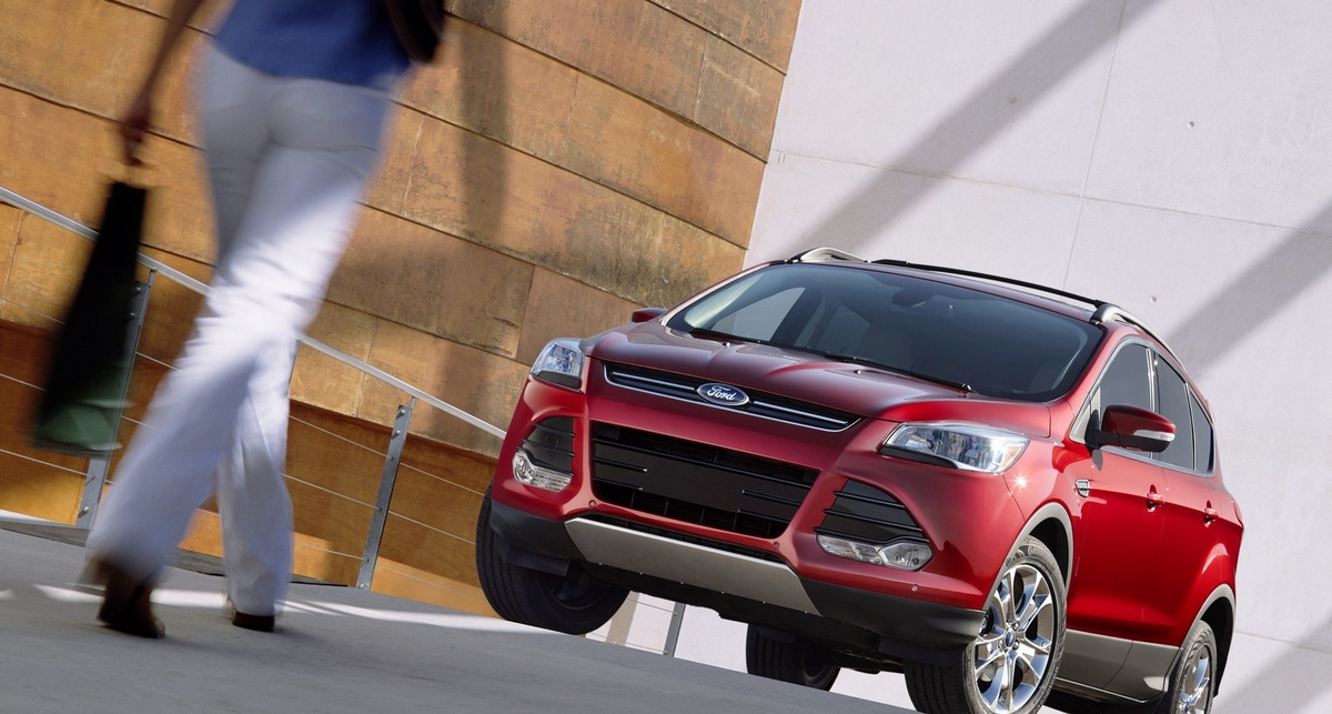 Ford Kuga получил новую внешность (фото)