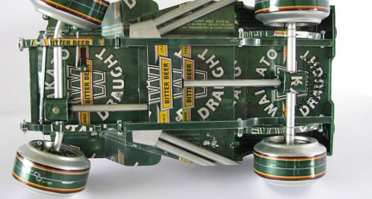 Автомобильные шедевры из жестяных банок (фото)