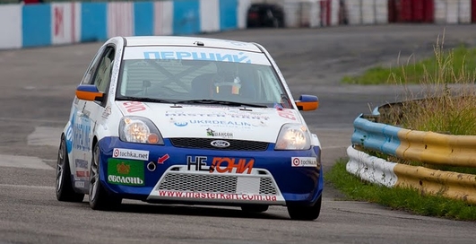 Спортивный и серийный Ford Fiesta ST – разные характеры (фото)