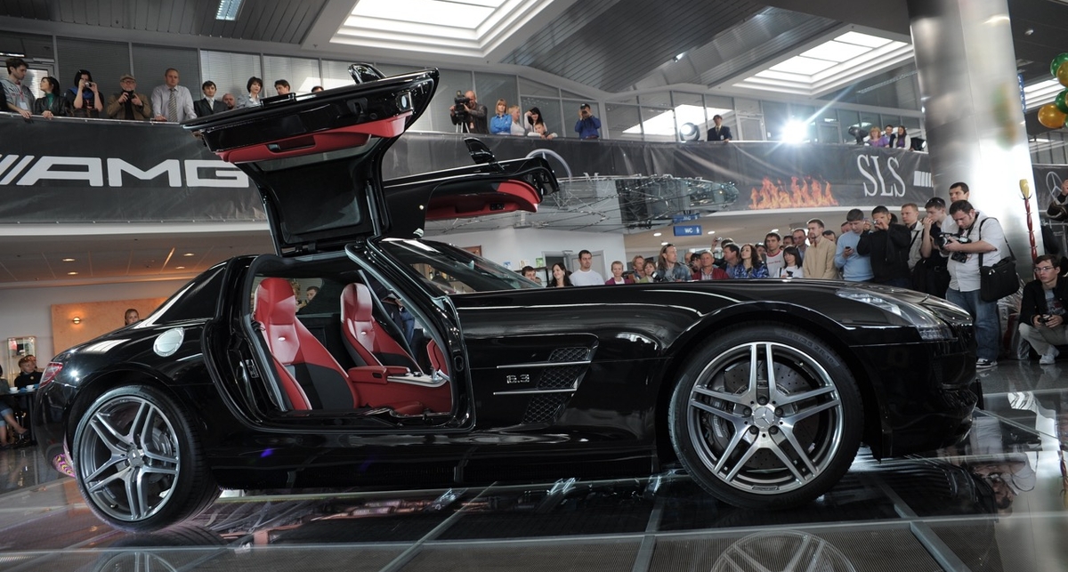 Названы самые сексуальные автомобили года