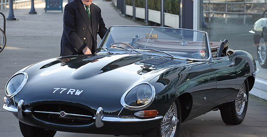 Jaguar с размахом отметит юбилей легендарной модели (видео)