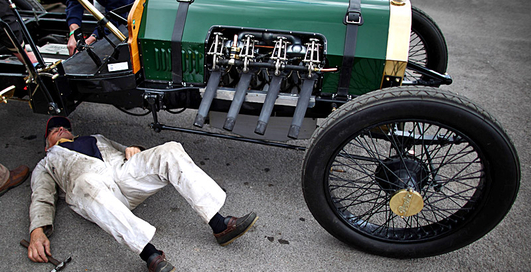 В Британии гонялись любители автораритетов (фото)