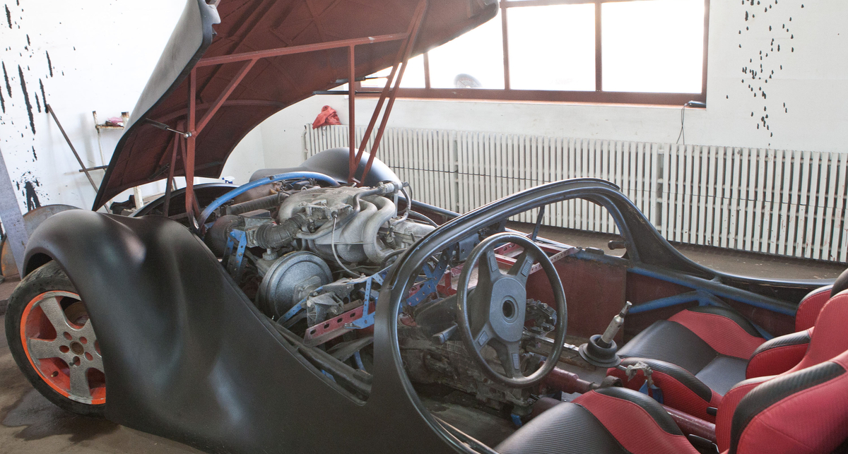 Украинские умельцы выковали уникальный автомобиль (фото)