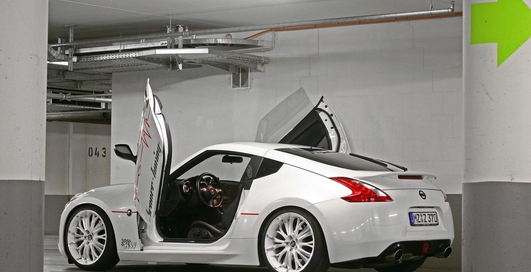 Nissan превратили в "крылатого жеребца"