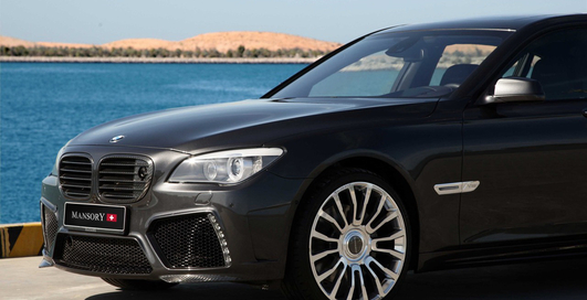 В ателье Mansory добрались до баварской "семерки" (фото)