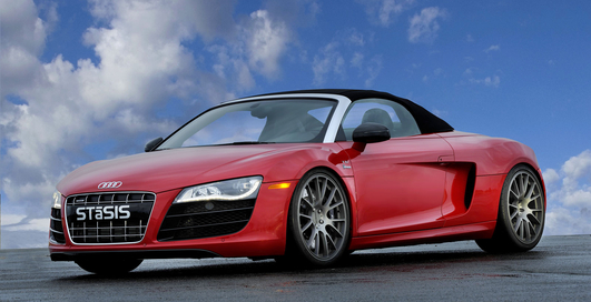 Американцы представили суперкар специально для британцев (фото)