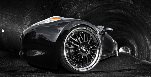 Спорткаром Nissan 370Z занялись революционеры (фото)