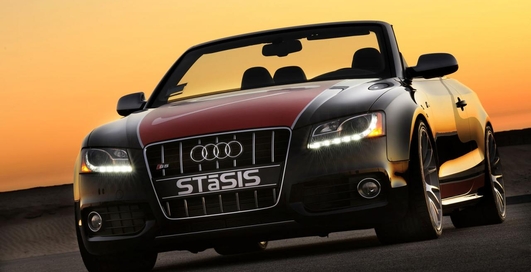 Кабриолет Audi превратили в разрисованного "хищника" (фото)