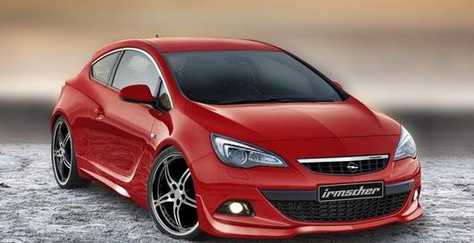 "Малютку" Opel обули в гигантские колесные диски (фото)