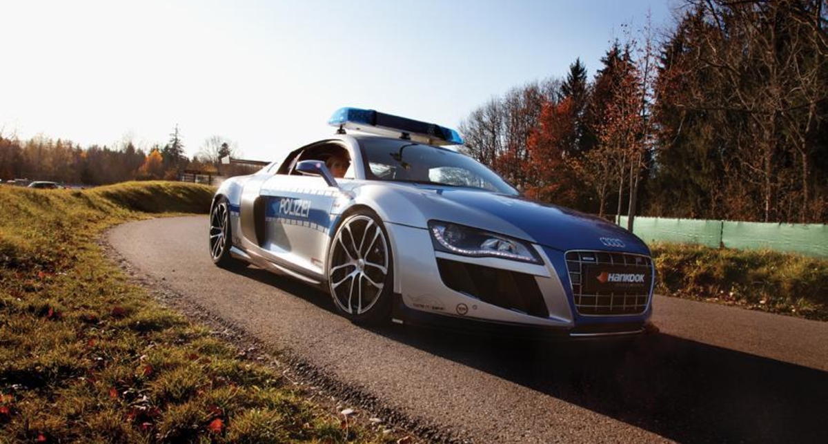 Немецким копам досталась Audi R8 GTR (фото)