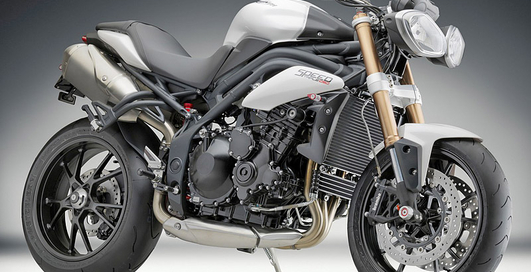 Британский нейкид сделали максимально эксклюзивным (фото)