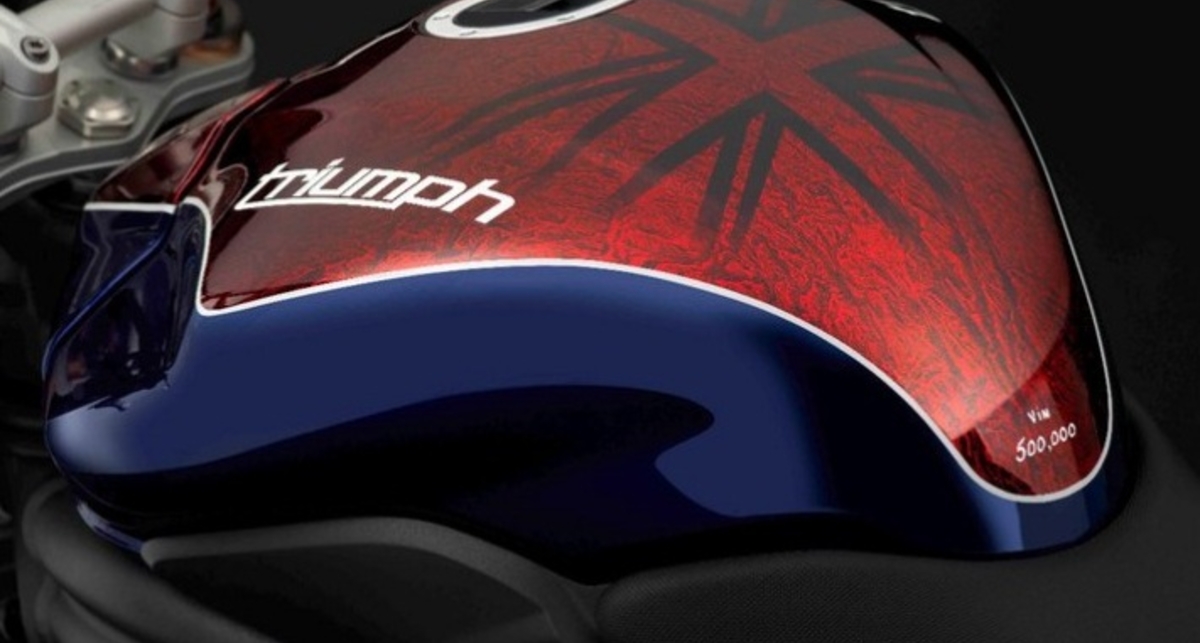 Байк Triumph примерил новый наряд в честь юбилея (фото)