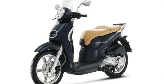 Aprilia представила новую версию скутера Scarabeo (фото)