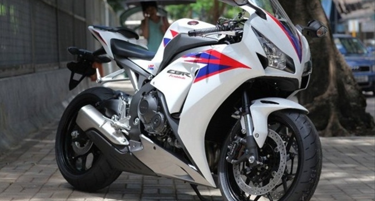Honda показала Fireblade 2012 года (фото)