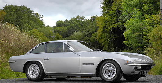 Настоящий автомобиль Бонда уйдет с молотка (фото)