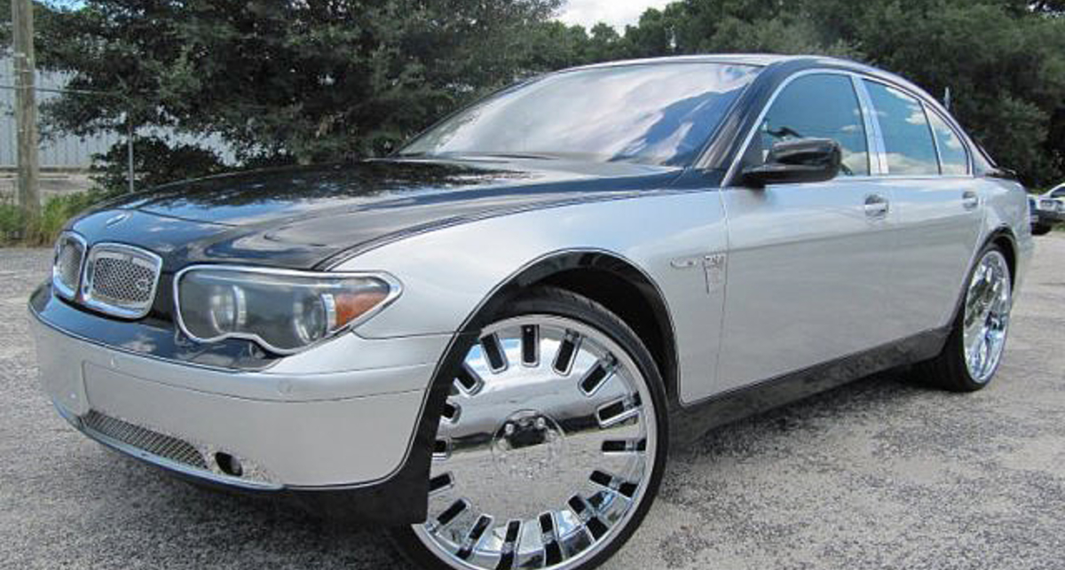 Зеркальную BMW 7 Series продают на eBay (фото)