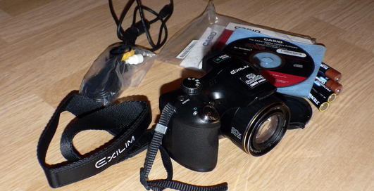 Casio EXILIM EX-FH25: заснять полет пули