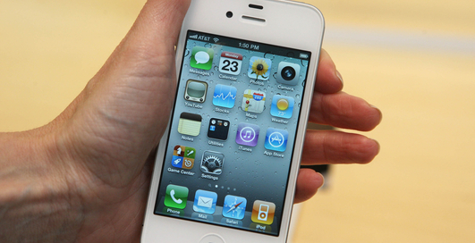 iPhone 4S - первые изображения нового смартфона (фото)