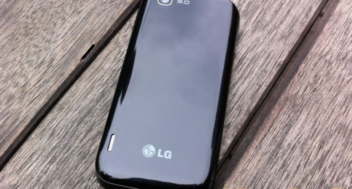 LG E730 Optimus Sol - прототип раскрыл свои тайны (фото)