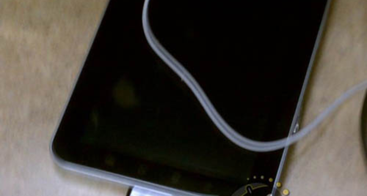 Samsung Galaxy Tab 7.7 - первые фотографии (фото)