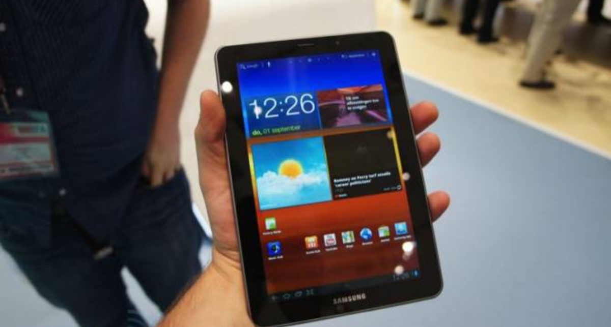 Galaxy Tab 7.7 получил экран Super AMOLED plus (фото, видео)
