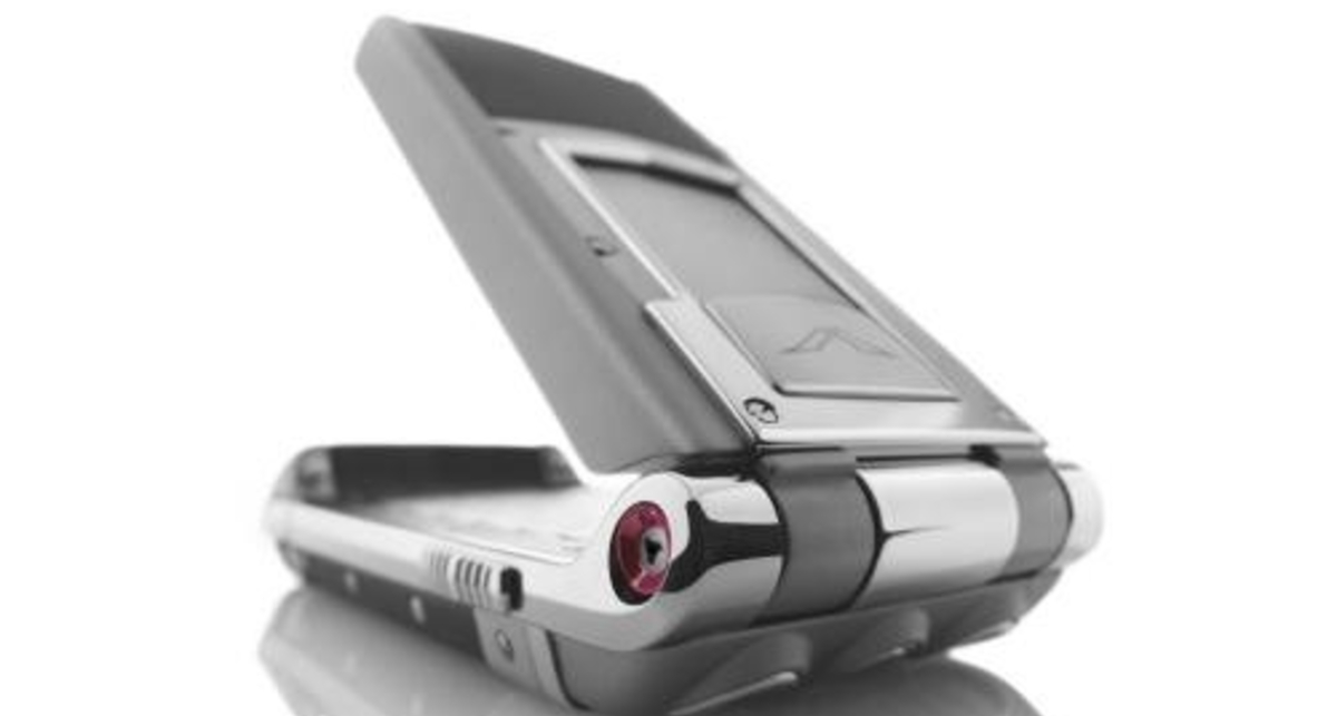 Vertu представил первую «раскладушку»