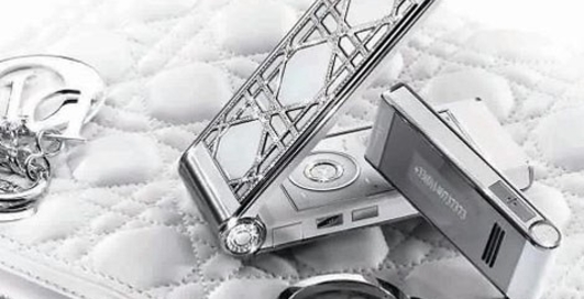 Dior выпускает телефоны с бриллиантами