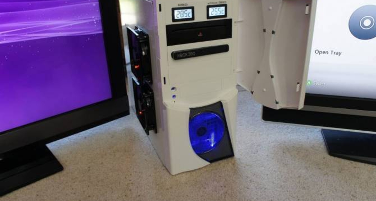 Компьютер из двух игровых приставок (фото)