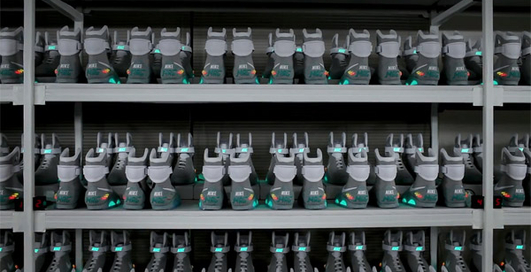 Кроссовки из будущего поступили в магазины Nike (фото, видео)