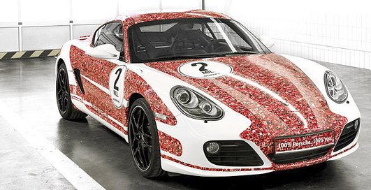 На Porsche поместилось 2 млн. человек (фото)