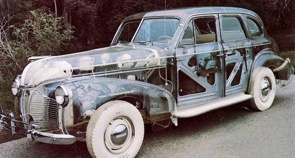 По дорогам США колесит прозрачный автомобиль