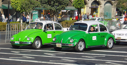 История такси: как развивался таксомотор (фото)