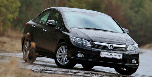 Тест-драйв Honda Civic: новый седан приучает к экономии