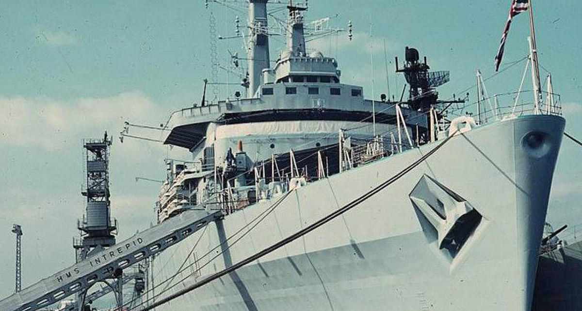 Как умирают корабли: демонтаж британского военного судна