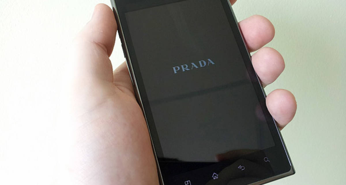 LG P940 PRADA 3.0: модный смартфон