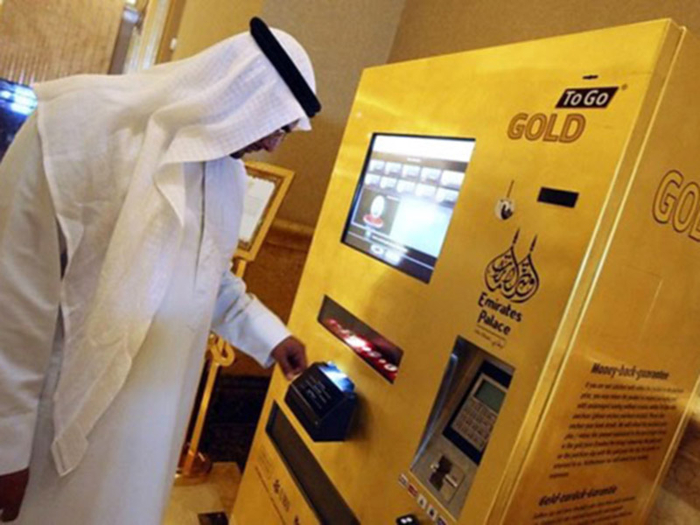 Самые необычные банкоматы в мире (фото)