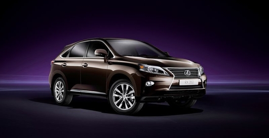 История Lexus: "дорогой брат" Toyota (фото, видео)