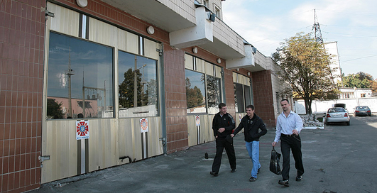 Столичные пожарные не едят пельмени и не прощаются (фото)